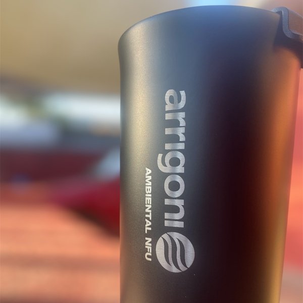 Mug térmico "GARAMOND"