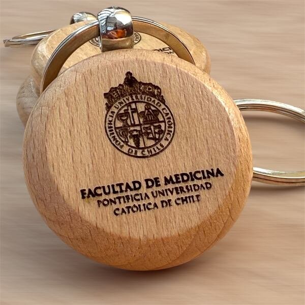 Llavero de Madera "Rubí"