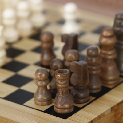 Miniatura 13 de Set de vino con juego de ajedrez "CHESSY"