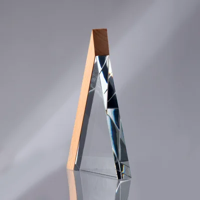 Miniatura 12 de Trofeo Galvano de Madera y Cristal "Triangle"