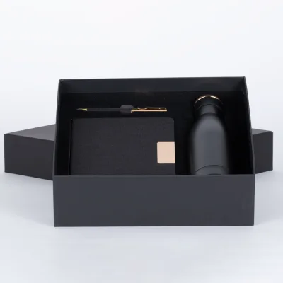 Miniatura 13 de Set de Regalo "EPIC" negro con detalles dorados.